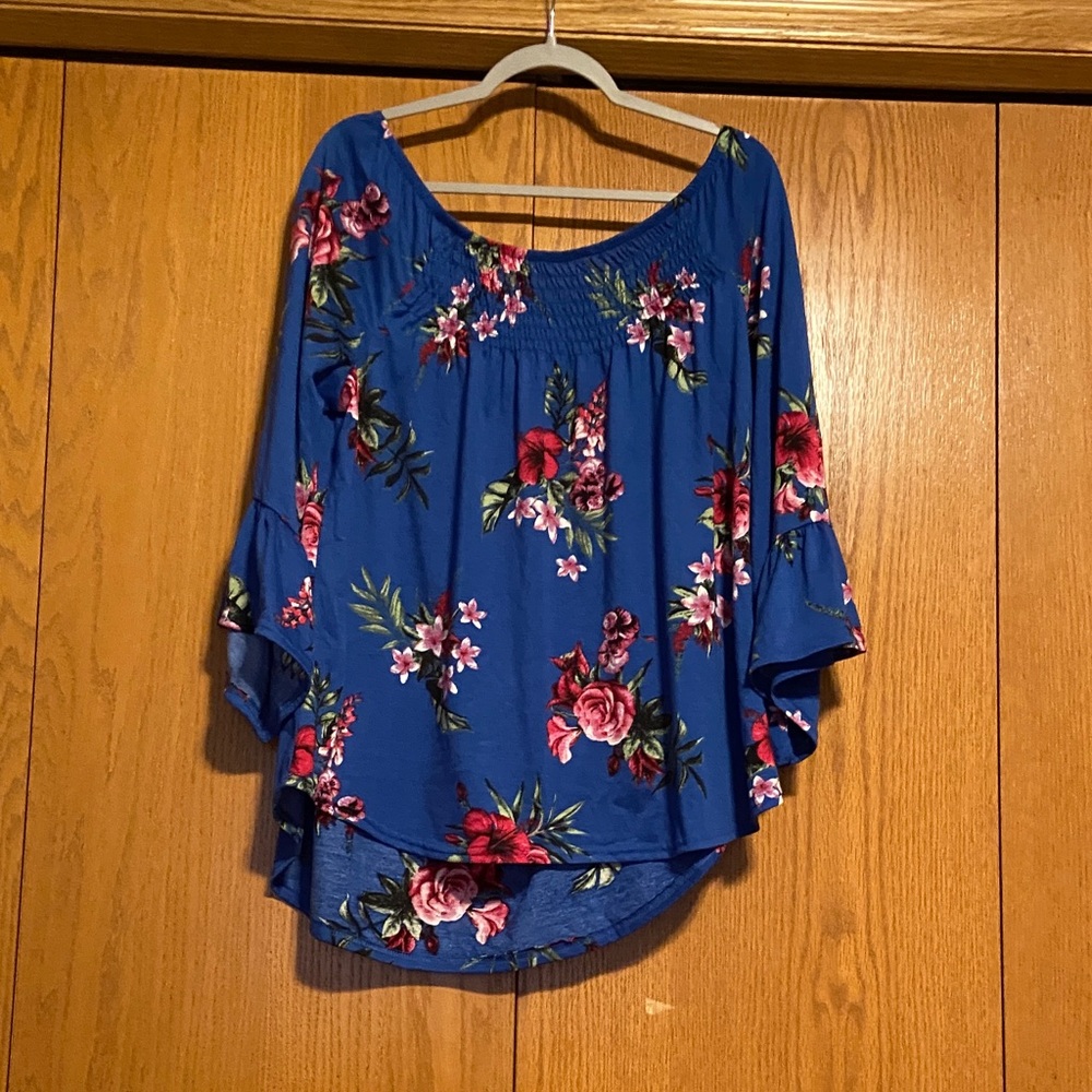New York Laundry Blue Floral Blouse